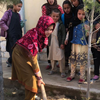 Zafira freut sich auf ihren neuen Englischkurs!